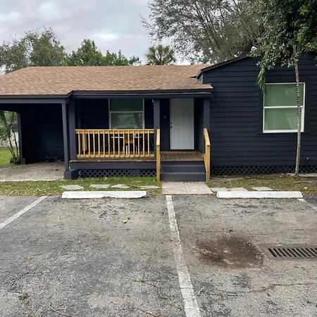 City First Story Apartments & Cottage